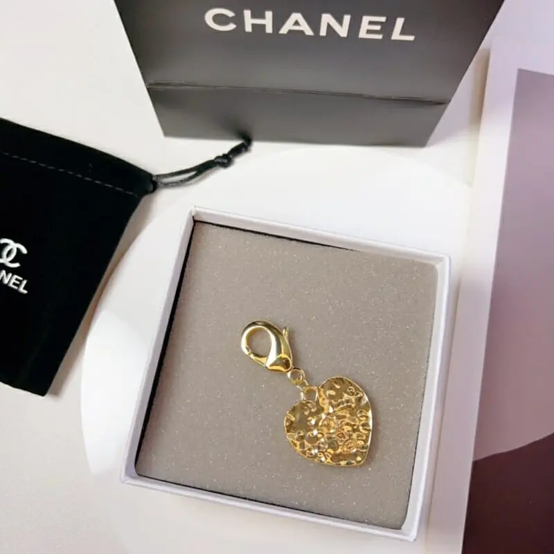 chanel key holder and boucle de sac s_120462a3